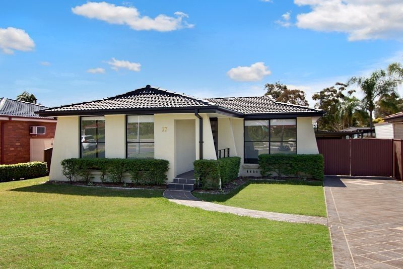 37 Alford Street, Quakers Hill NSW 2763