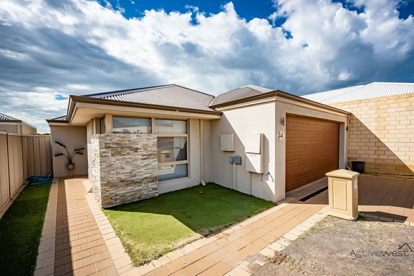 4 bedrooms House in 54 Wanderer Concourse WANDINA WA, 6530