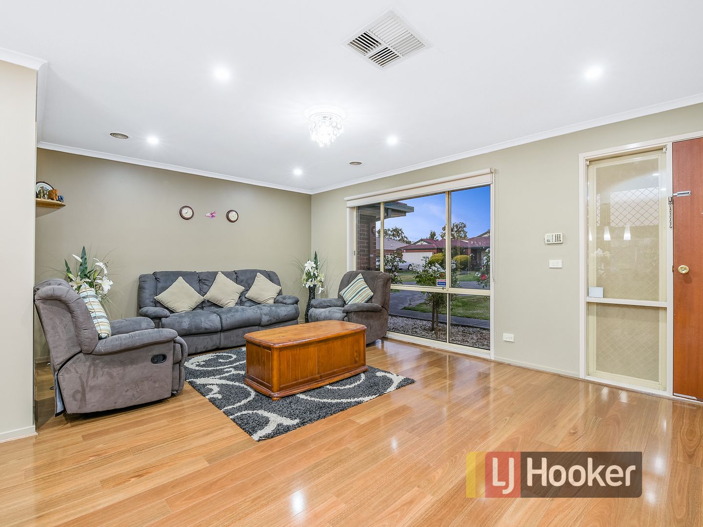 8 Millbank Place, Cranbourne VIC 3977, Image 1