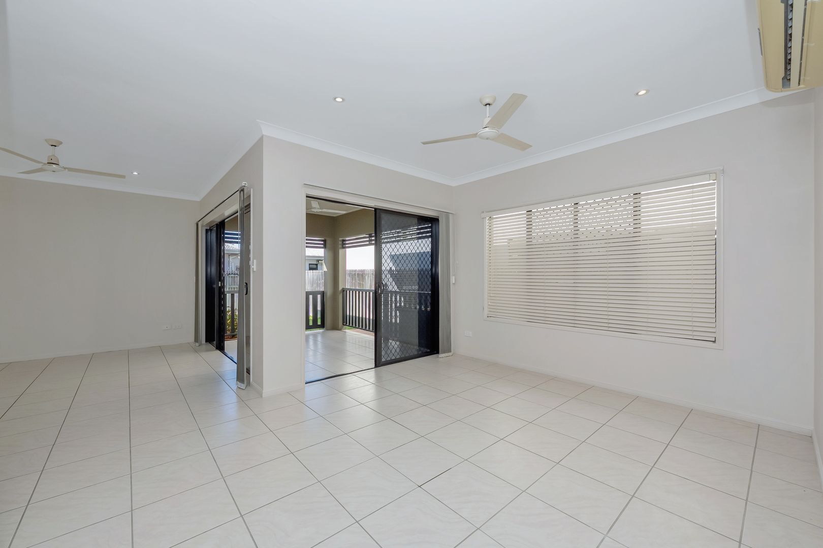 50/58 Euro Boulevard, Kirwan QLD 4817, Image 2