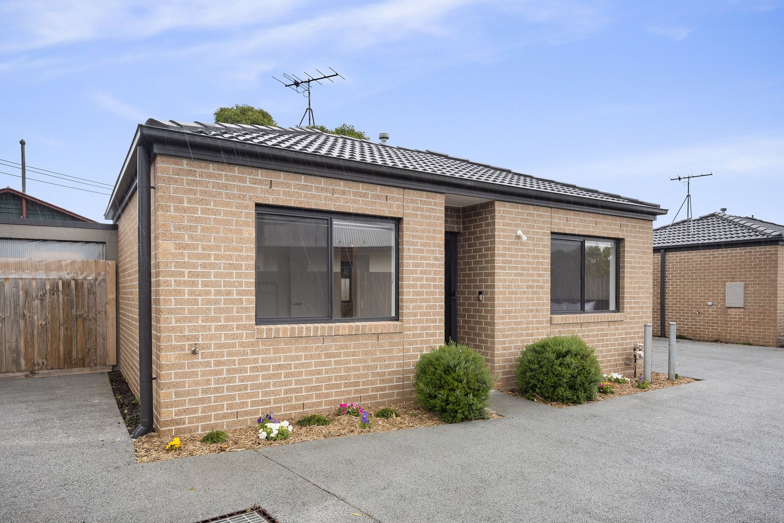 2 bedrooms Apartment / Unit / Flat in 2/38 Swallow Crescent NORLANE VIC, 3214