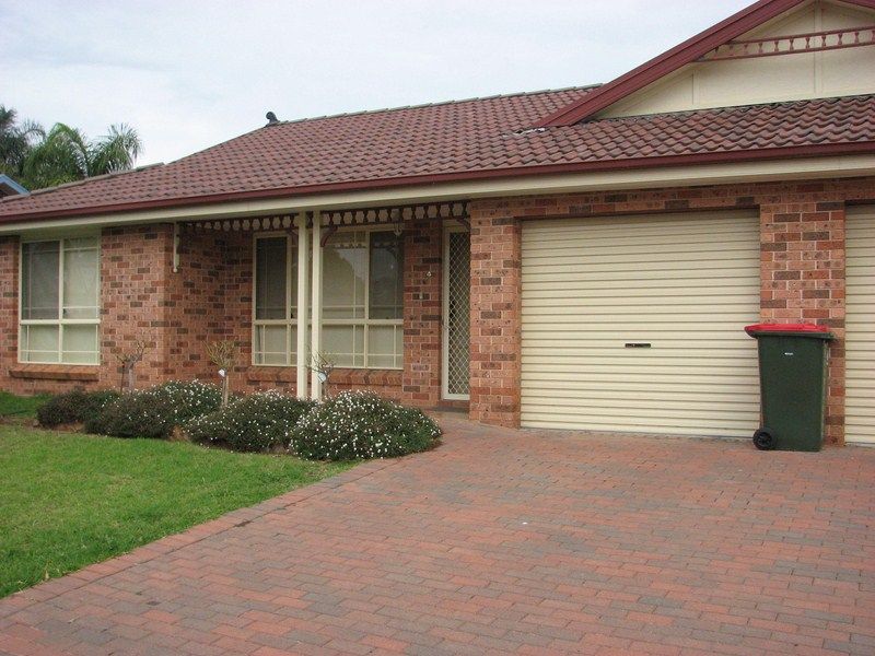 2 bedrooms Apartment / Unit / Flat in 4 / 52 William FORBES NSW, 2871