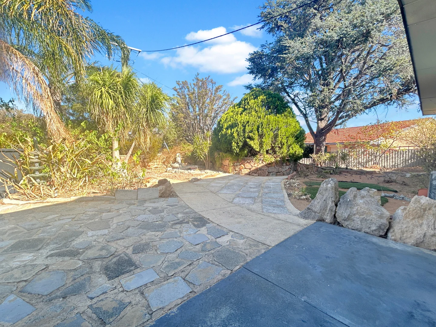 Additional image 3 of 27 Banksia Rd, Camillo WA 6111