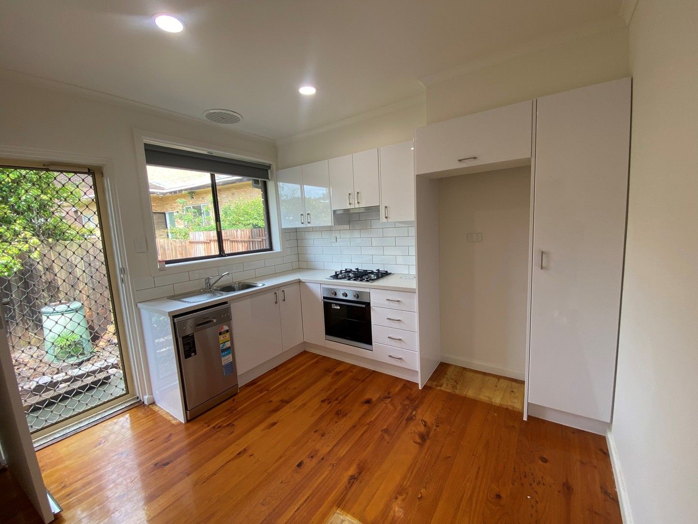 2 bedrooms Villa in 3/26 Aikman Cres CHADSTONE VIC, 3148