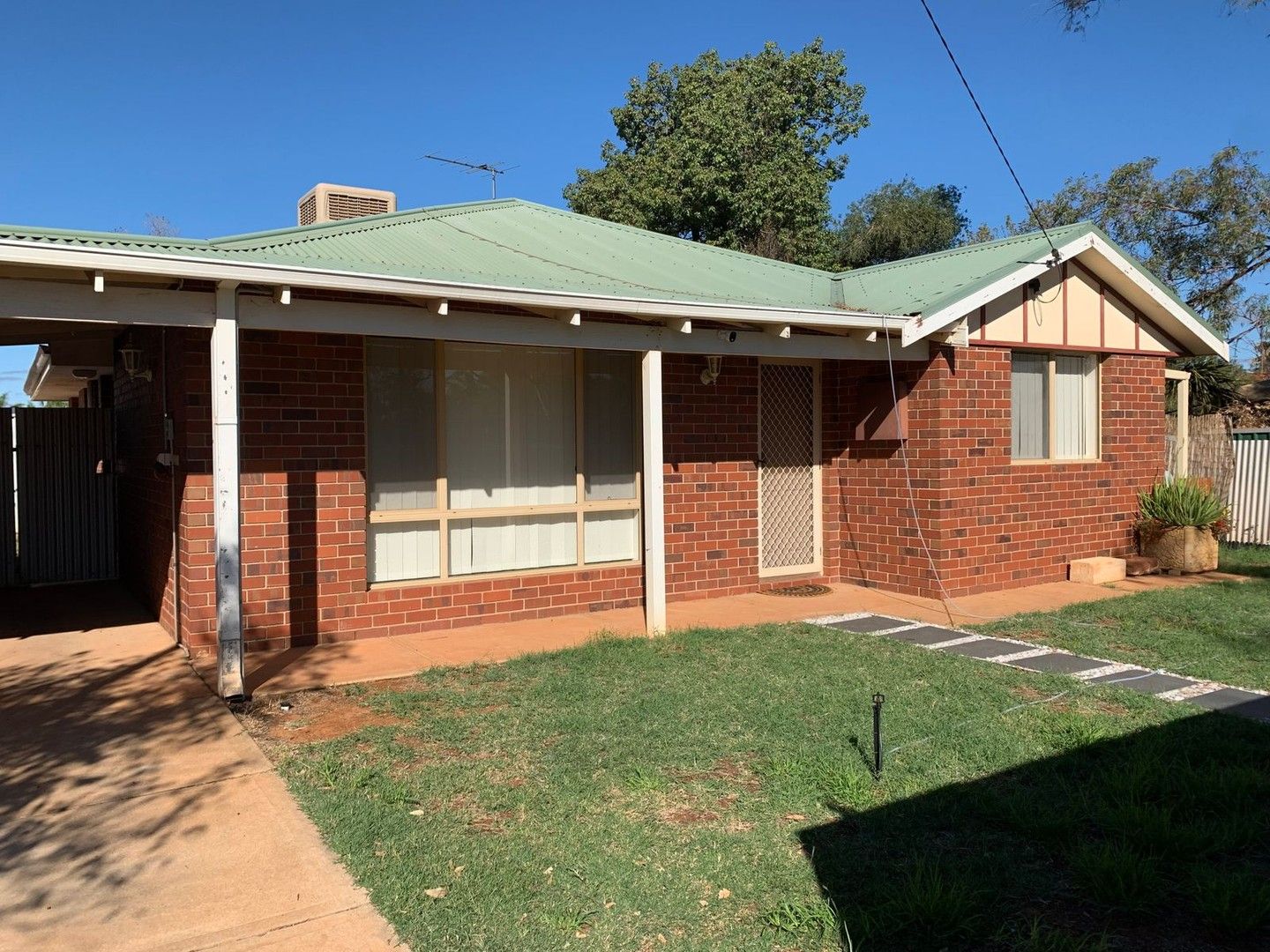 3 bedrooms House in 9 Gregory Street. VICTORY HEIGHTS WA, 6432