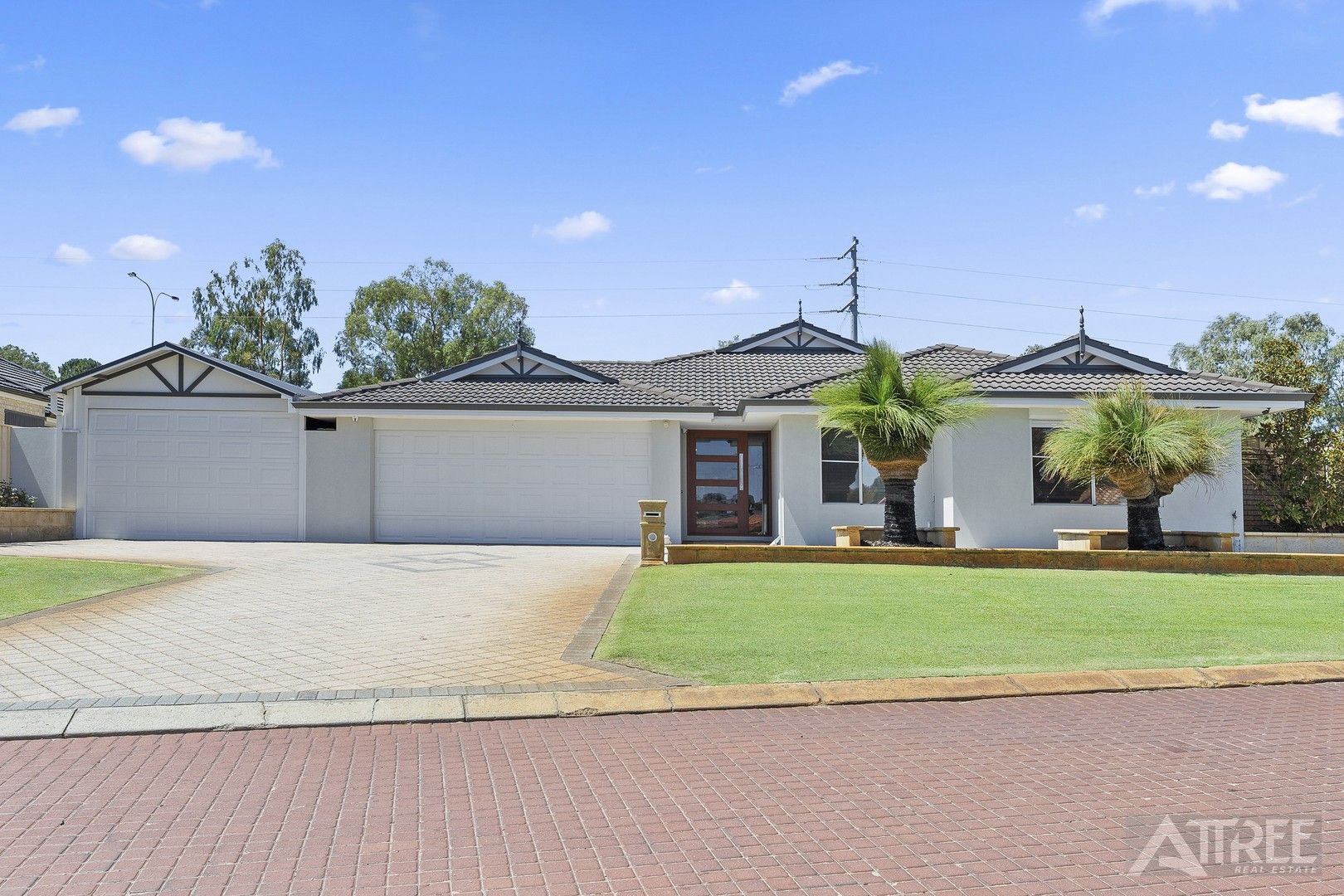 4 bedrooms House in 21 Lucas Loop CANNING VALE WA, 6155