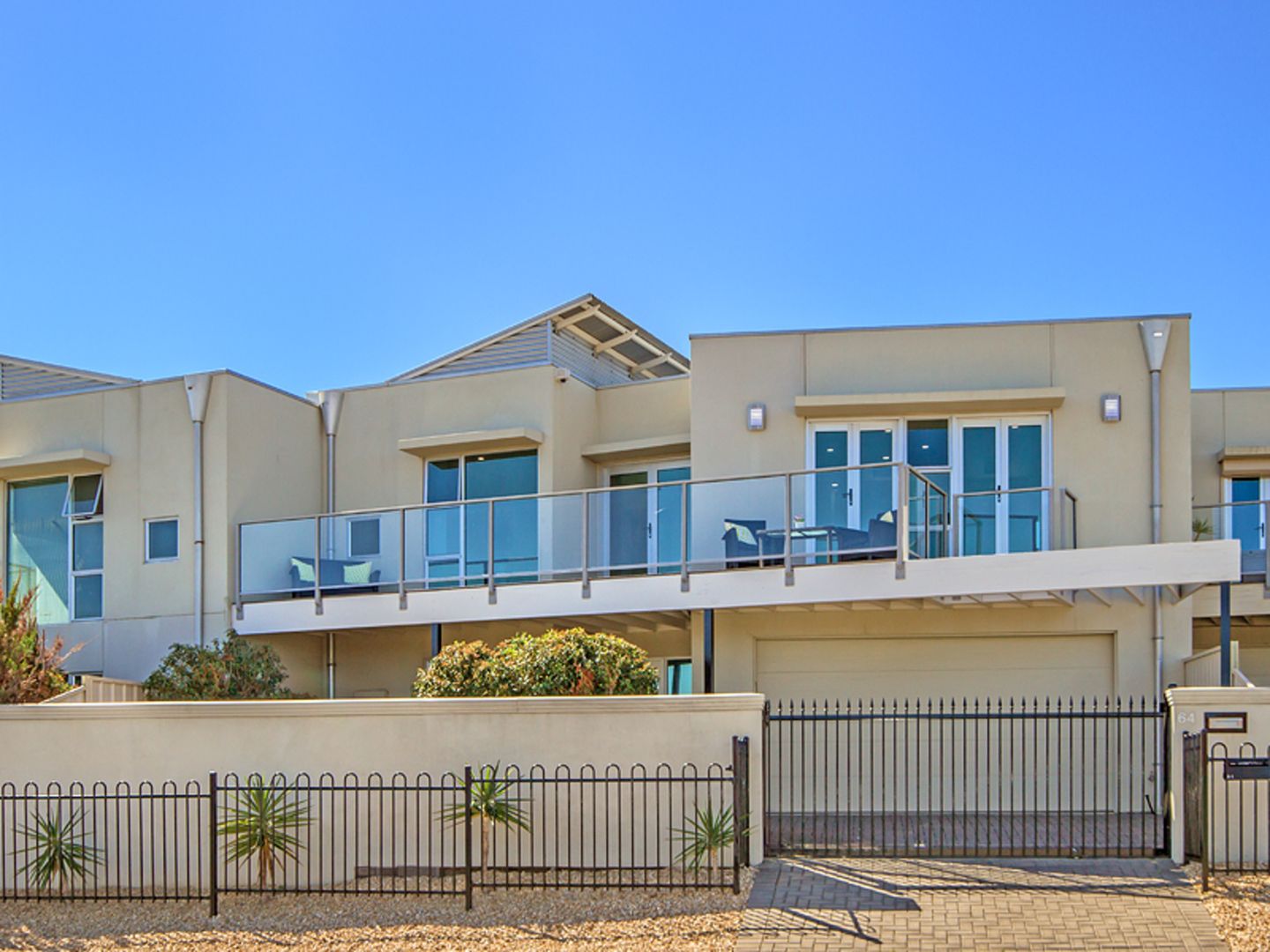 64 Roy Terrace, Christies Beac Property History & Address Research