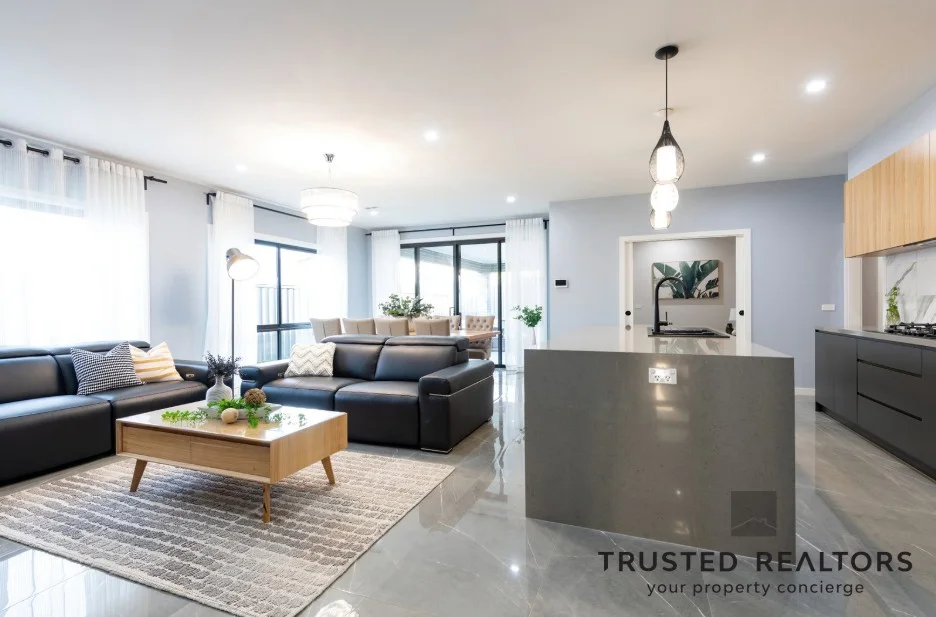 60 Thwaites Crescent, Wright ACT 2611