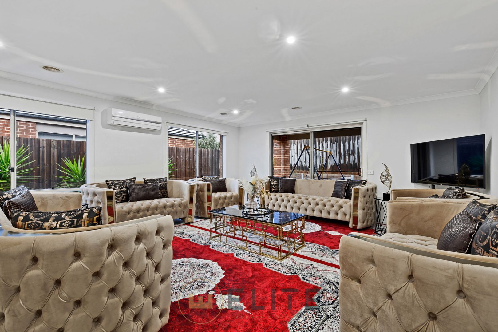 121 Rossiter Retreat, Cranbourne North VIC 3977, Image 2