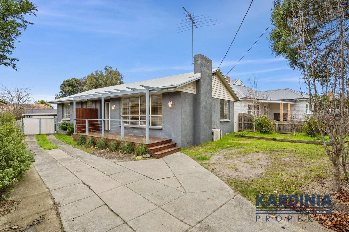 3 bedrooms House in 17 Tasman Avenue BELMONT VIC, 3216