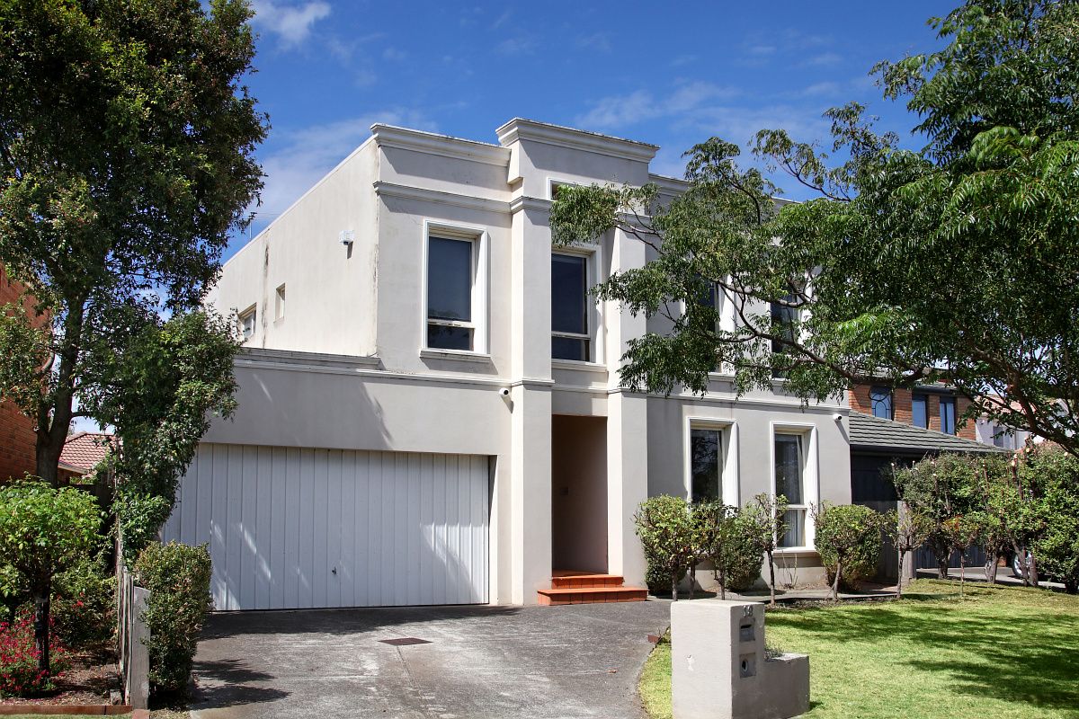 4 bedrooms House in 12 Yarra Links Way BENTLEIGH EAST VIC, 3165