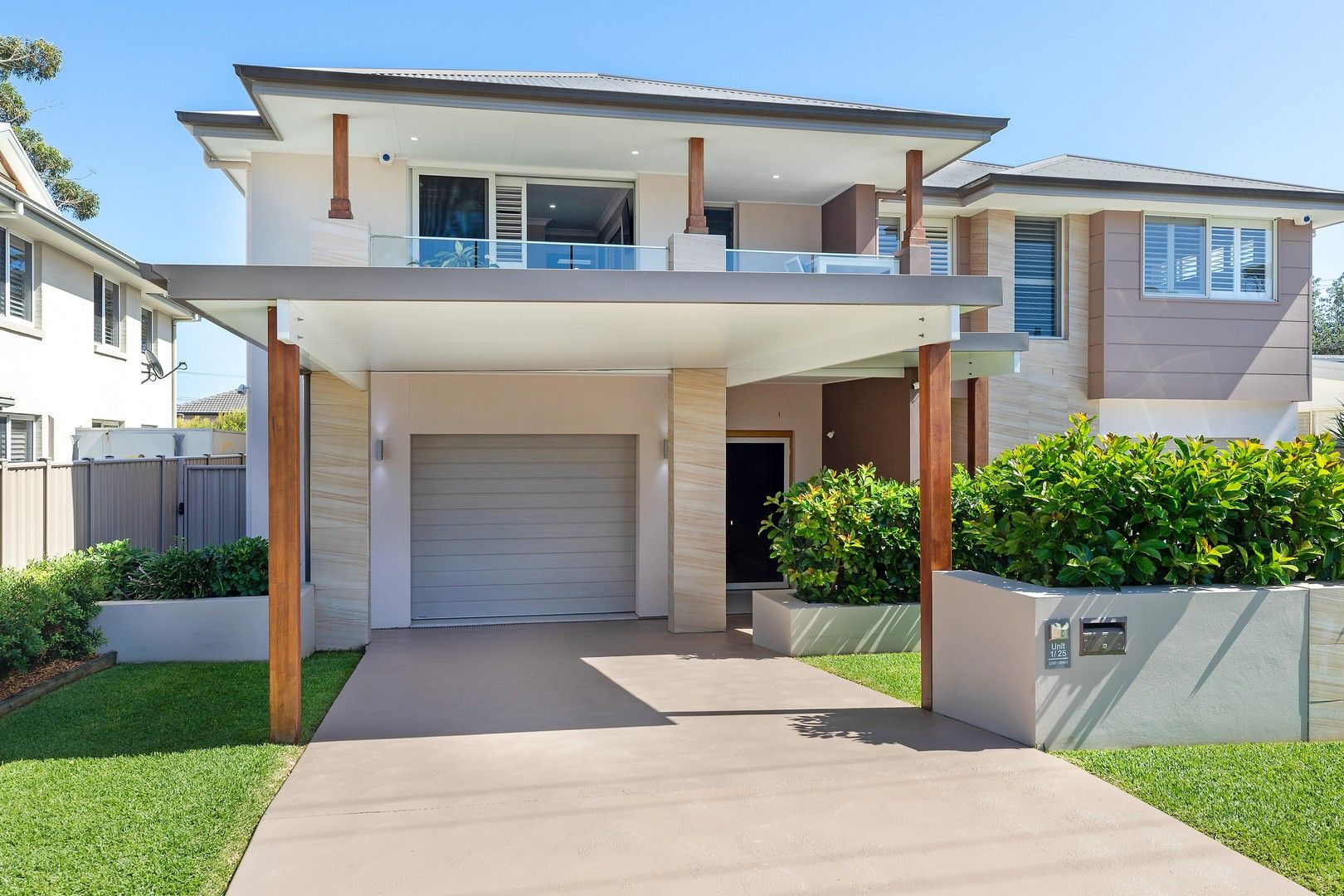 3 bedrooms Townhouse in 1/25 Lakin Street BATEAU BAY NSW, 2261