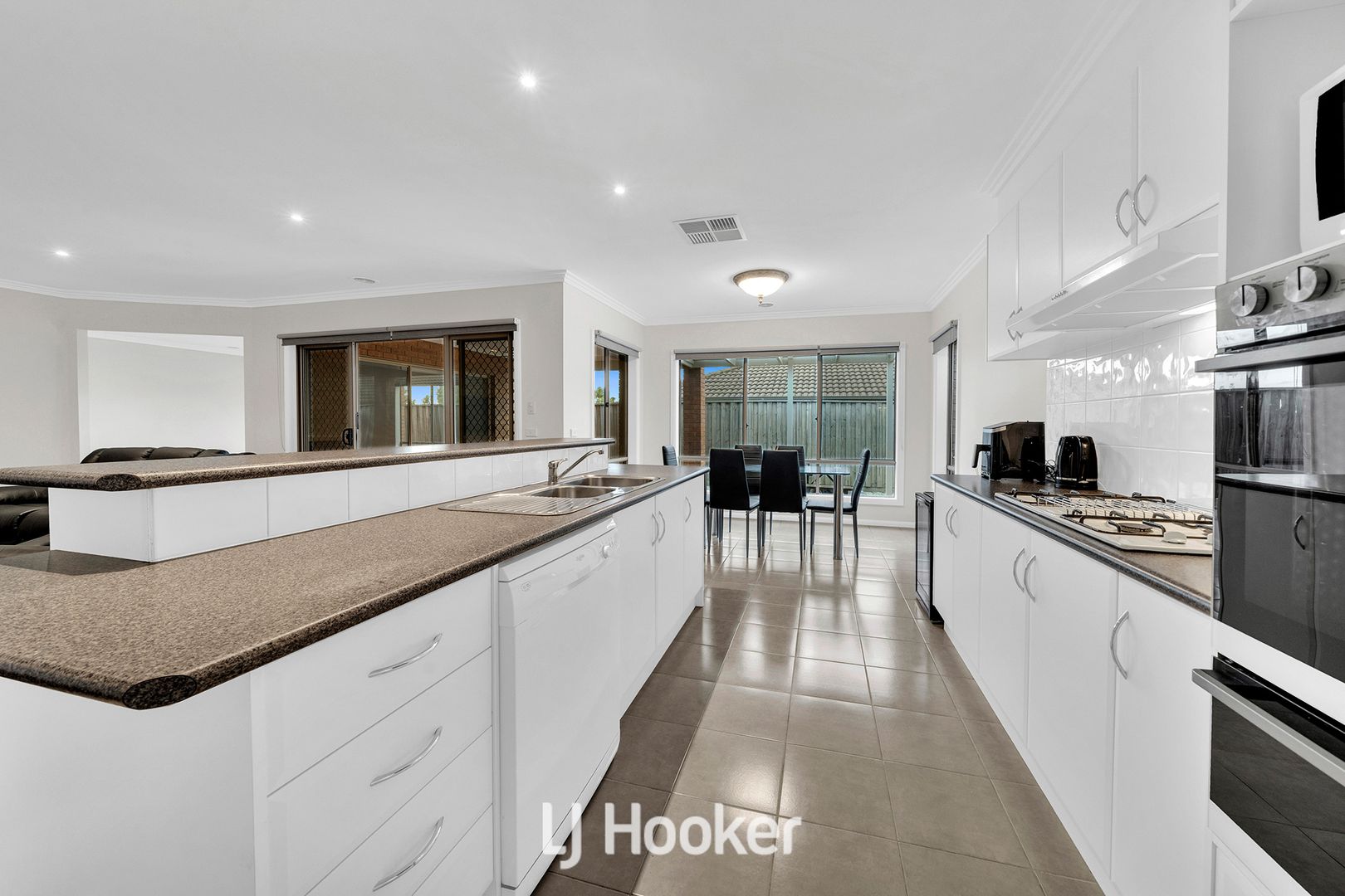 123 Majestic Boulevard, Cranbourne VIC 3977, Image 2