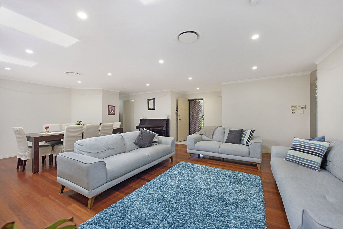 4 bedrooms House in 53 Galapogas Way PACIFIC PINES QLD, 4211