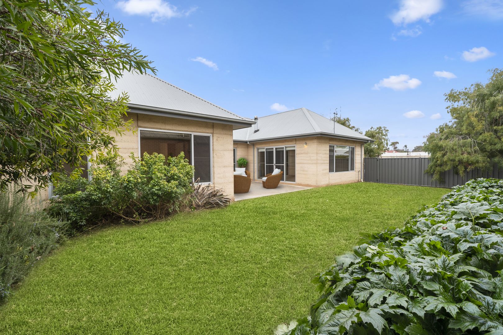 17B Curia Street, Mansfield VIC 3722, Image 2