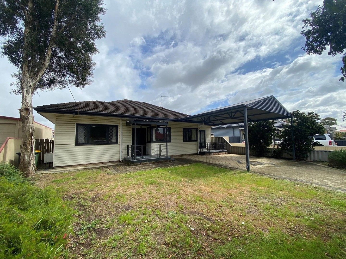 10 O'neile Parade, Redcliff Property History & Address Research Domain