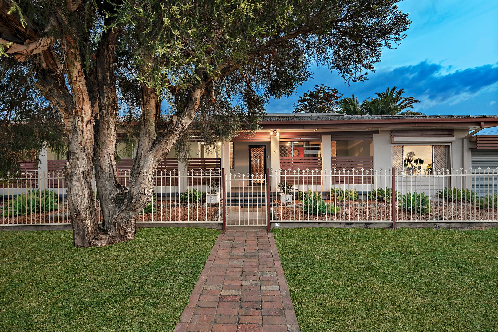 17 Anzac Avenue Cessnock Nsw 2325 Domain