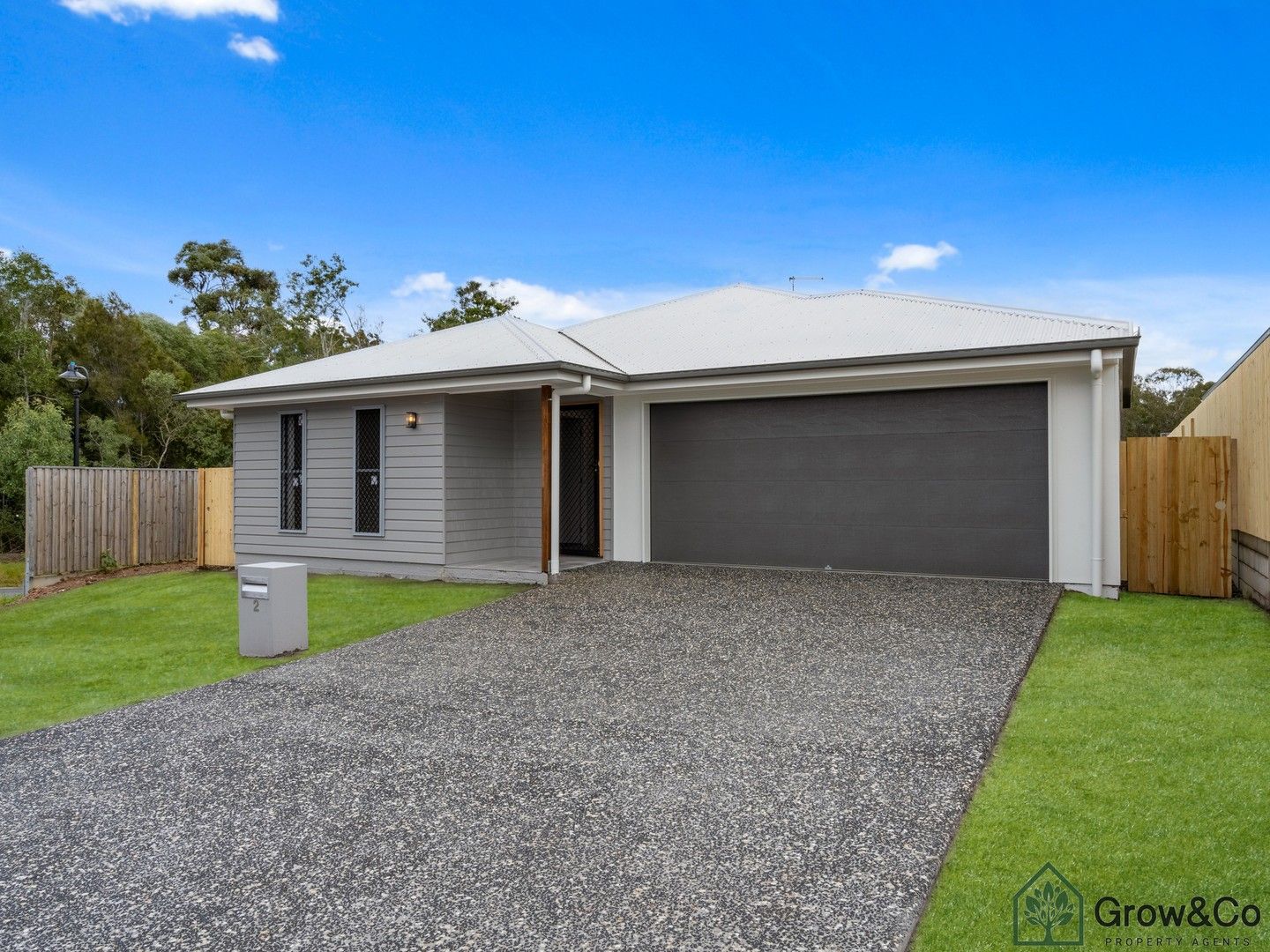 4 bedrooms House in 2 Flint Place PARK RIDGE QLD, 4125