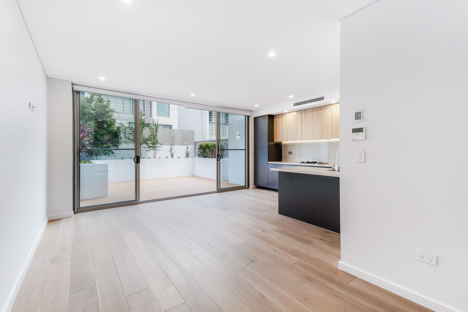 4 bedrooms Townhouse in 17/36 Glencoe Street SUTHERLAND NSW, 2232