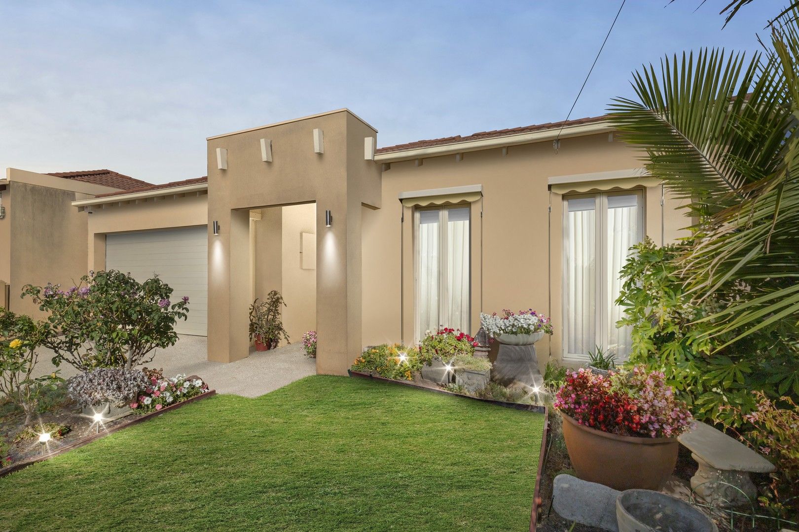 3 bedrooms House in 4 Dalsten Grove MOUNT ELIZA VIC, 3930