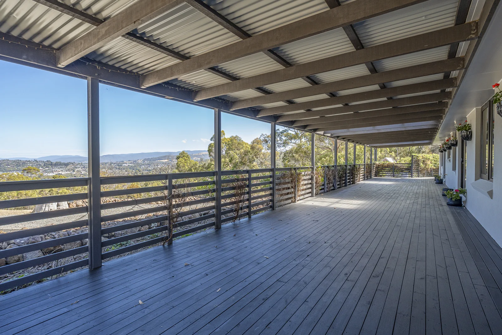 Additional image 10 of Kingston TAS 7050