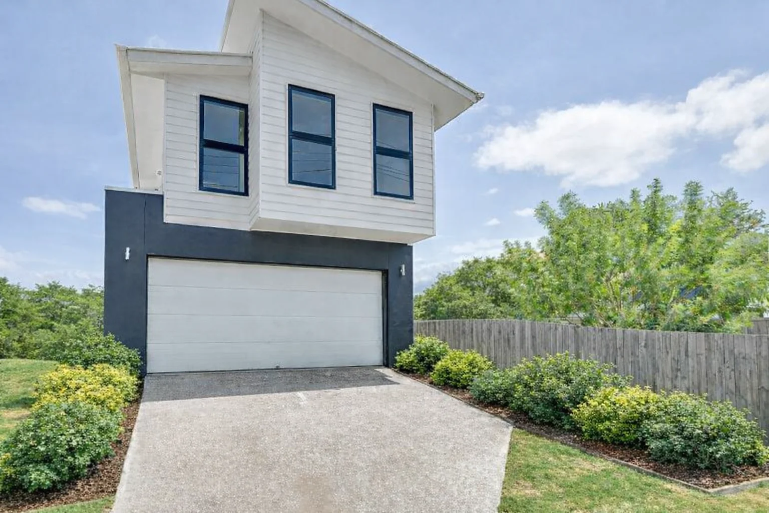 Additional image 3 of Camp Hill QLD 4152