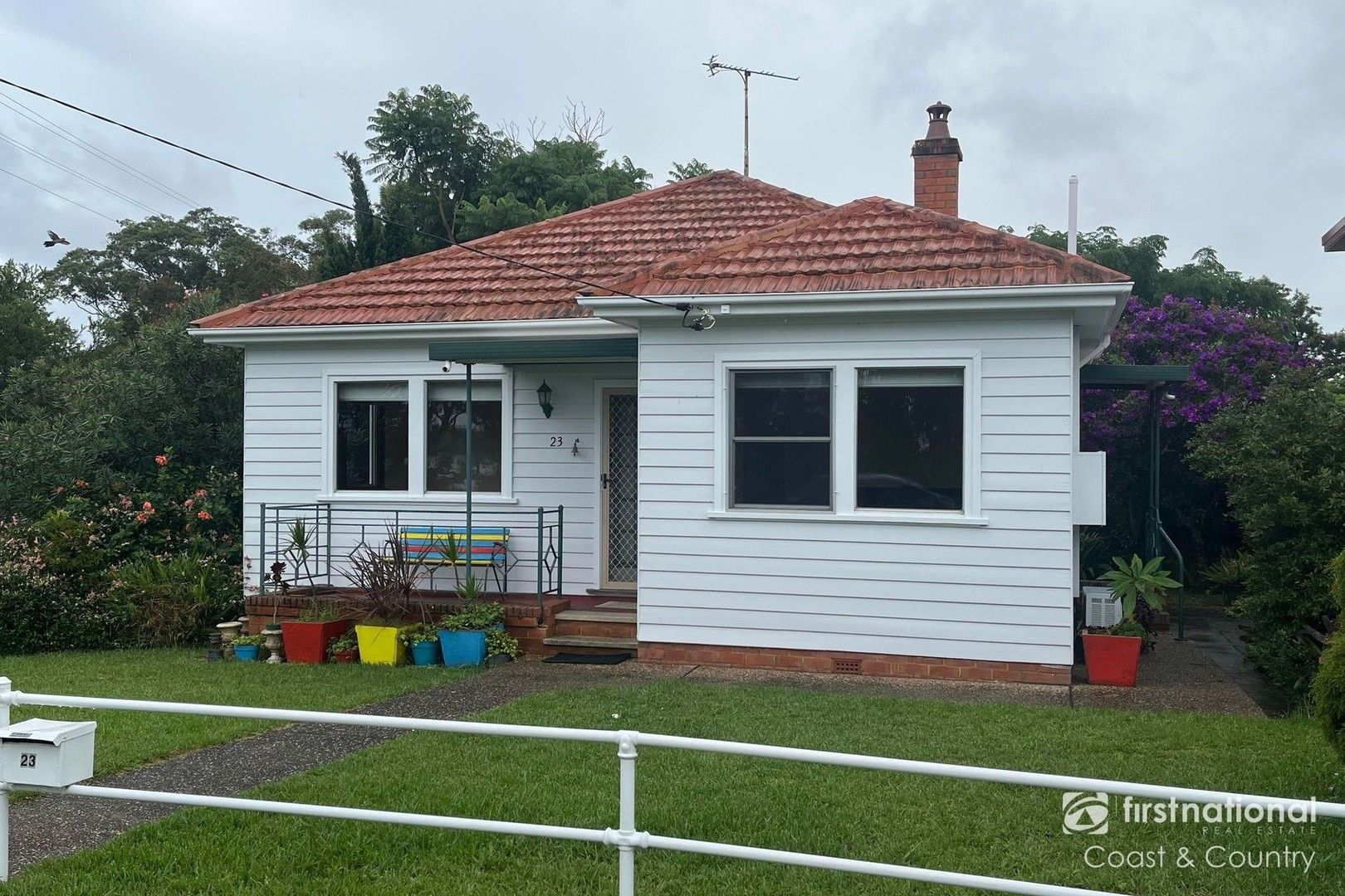 2 bedrooms House in 23 River Road SHOALHAVEN HEADS NSW, 2535