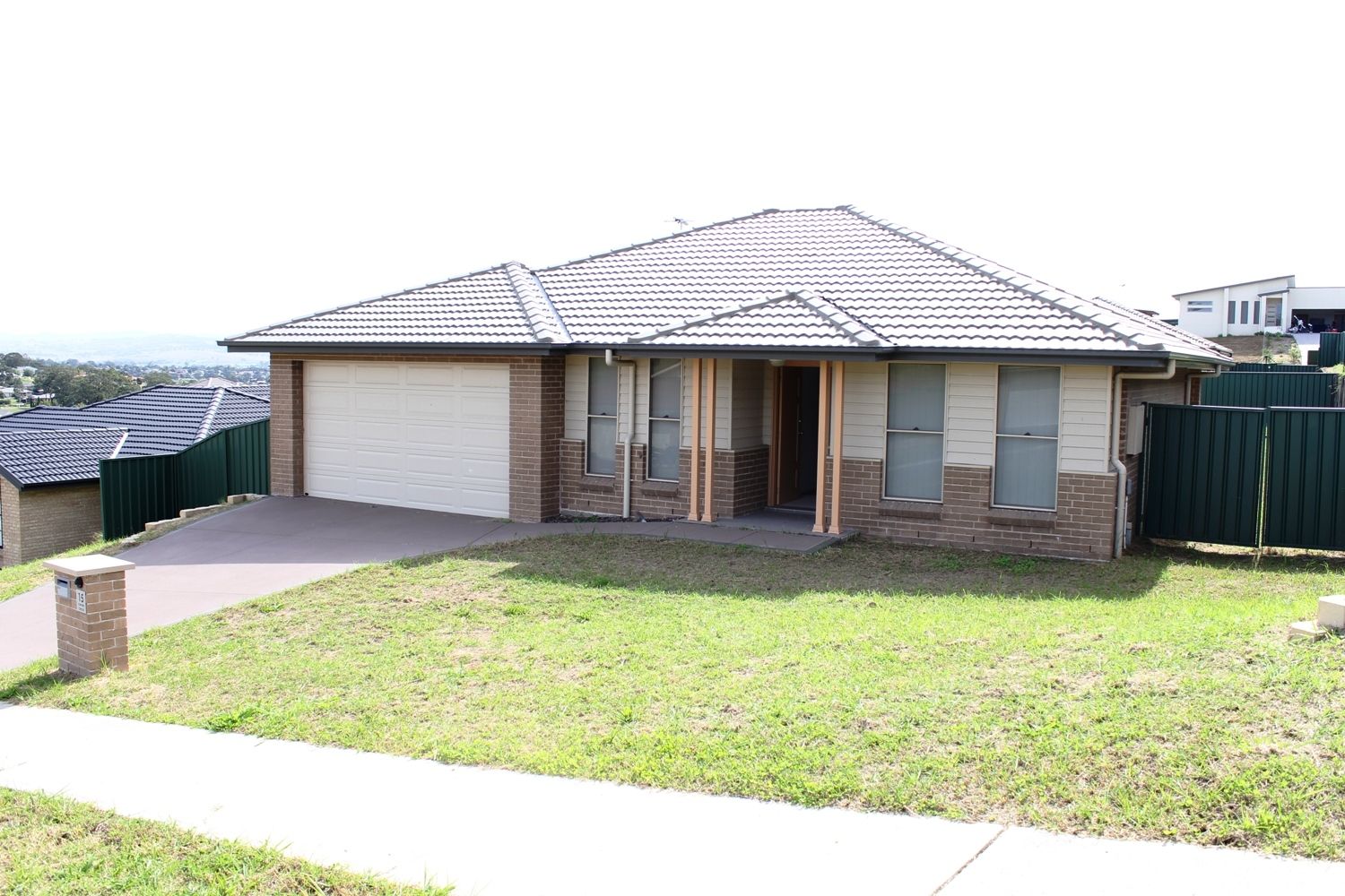 4 bedrooms House in 15 Chivers Circuit MUSWELLBROOK NSW, 2333