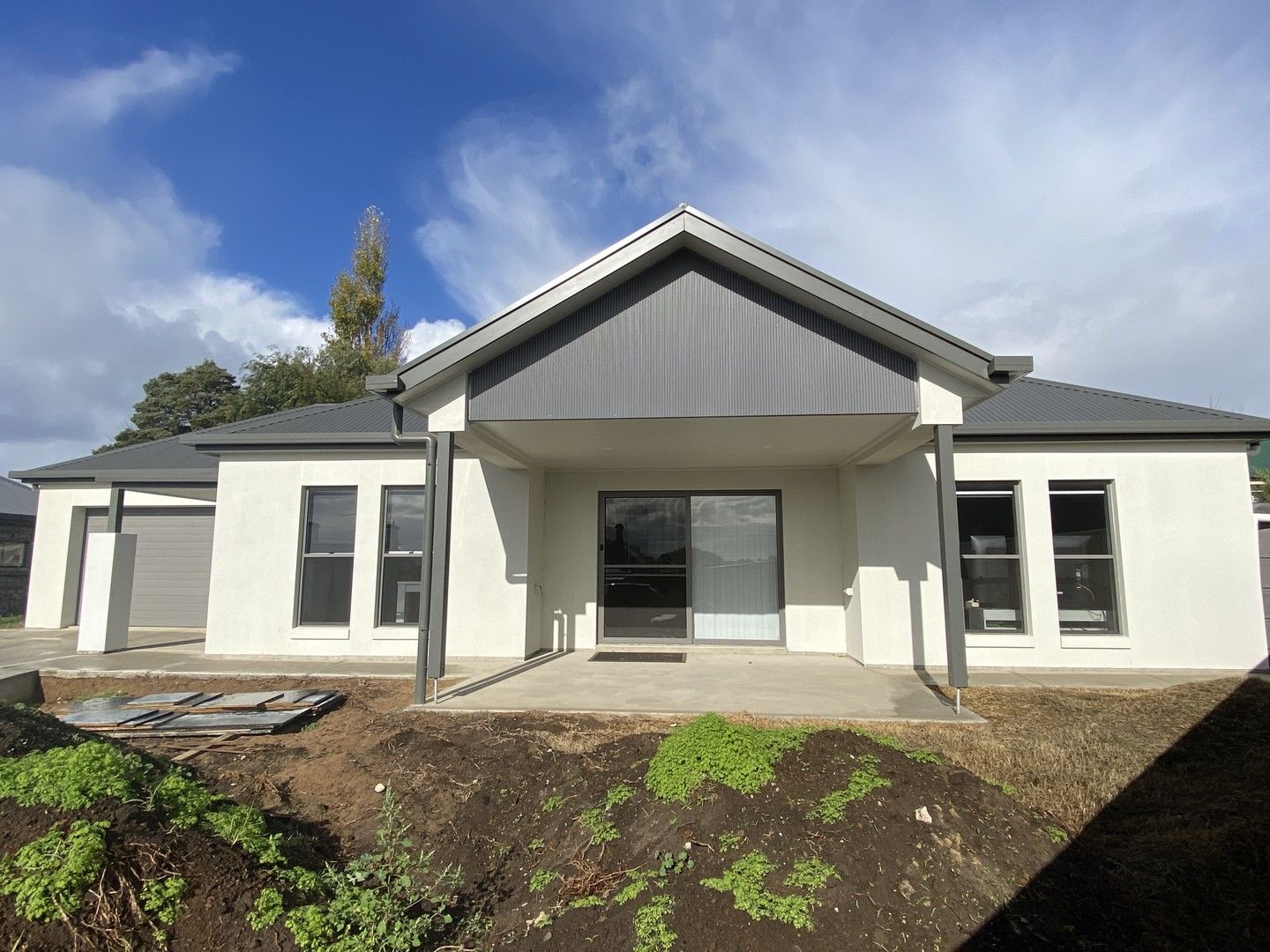 3 bedrooms Townhouse in 3/9a SHEPHERDSON ROAD MOUNT GAMBIER SA, 5290