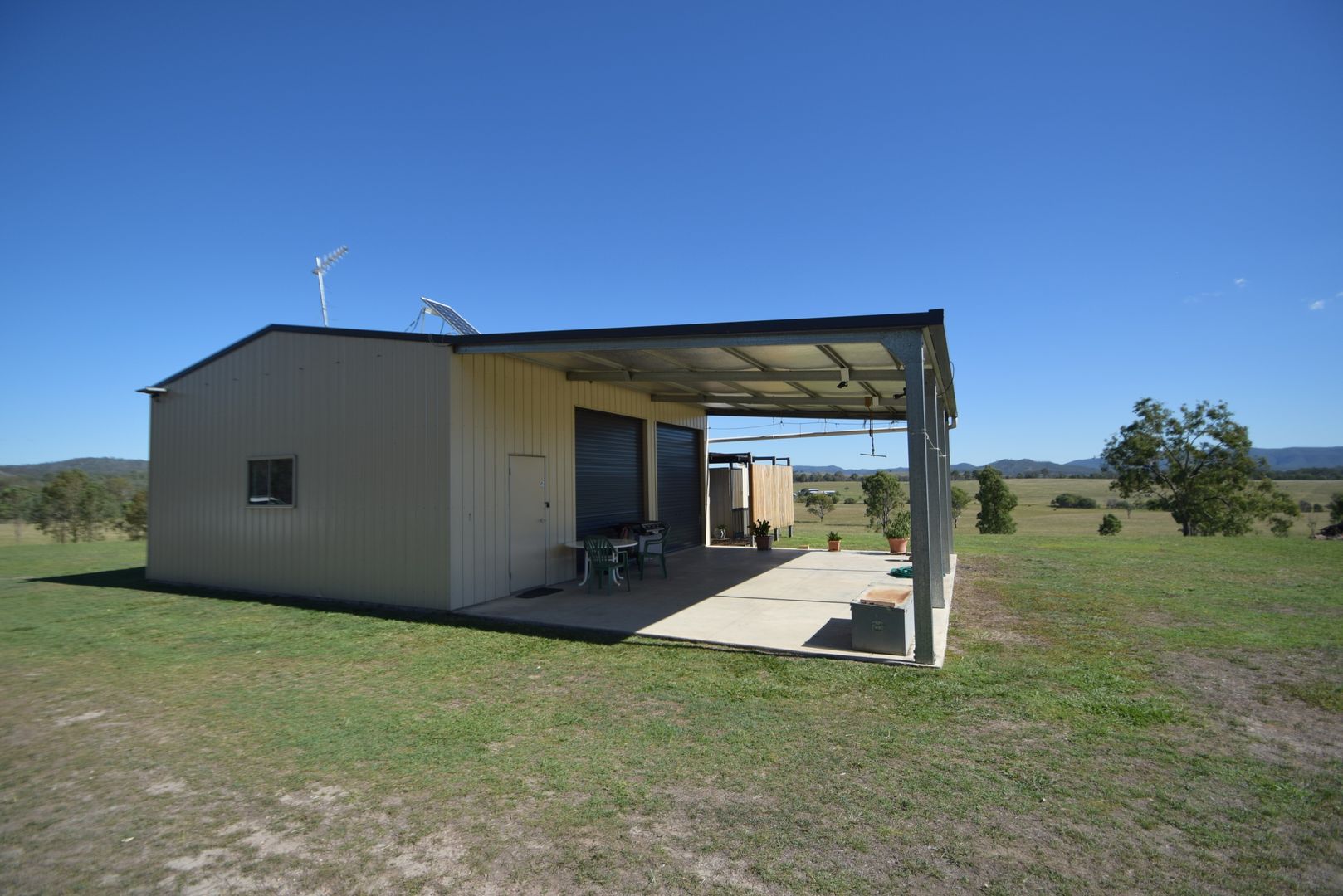 4 Huntley Road, Ottaba QLD 4313, Image 2