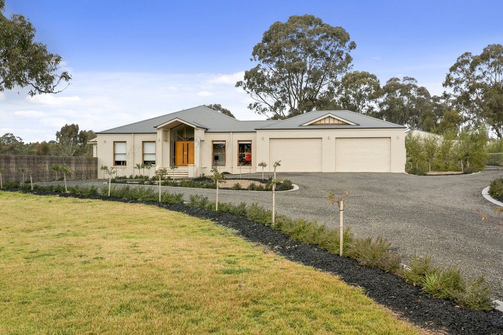 3 Hall Crescent, Junortoun VIC 3551, Image 0