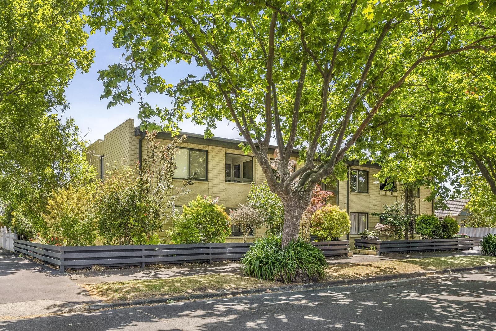 2 bedrooms Apartment / Unit / Flat in 2/52-54 Canterbury Street FLEMINGTON VIC, 3031