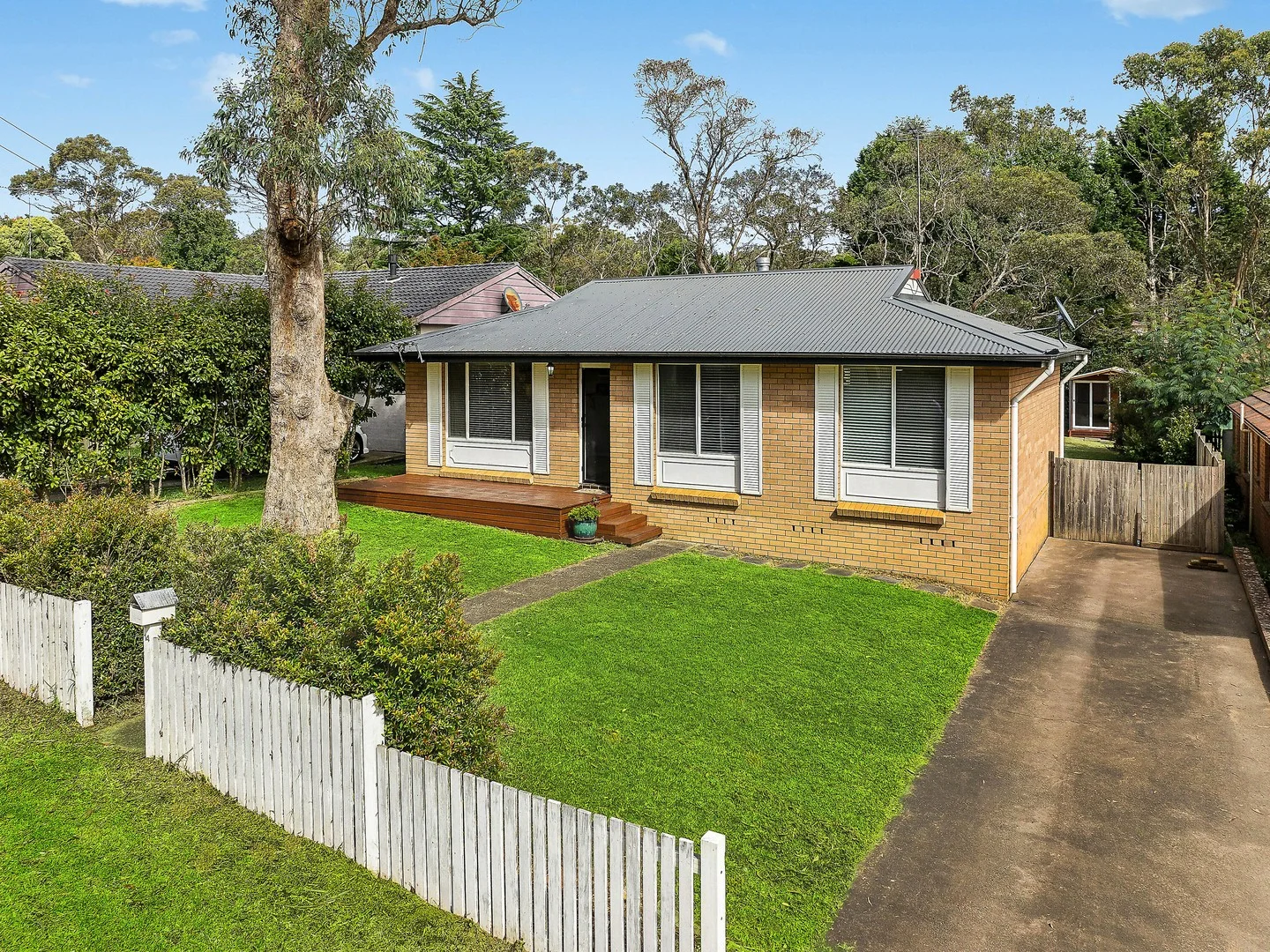 14 Canberra Street, Wentworth Falls NSW 2782