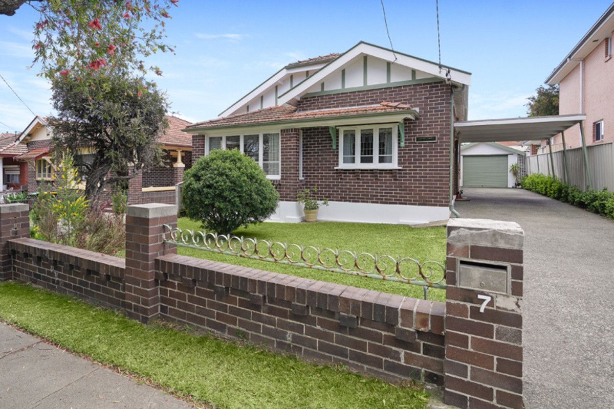 7 Llangollan Avenue, Enfield NSW 2136, Image 0