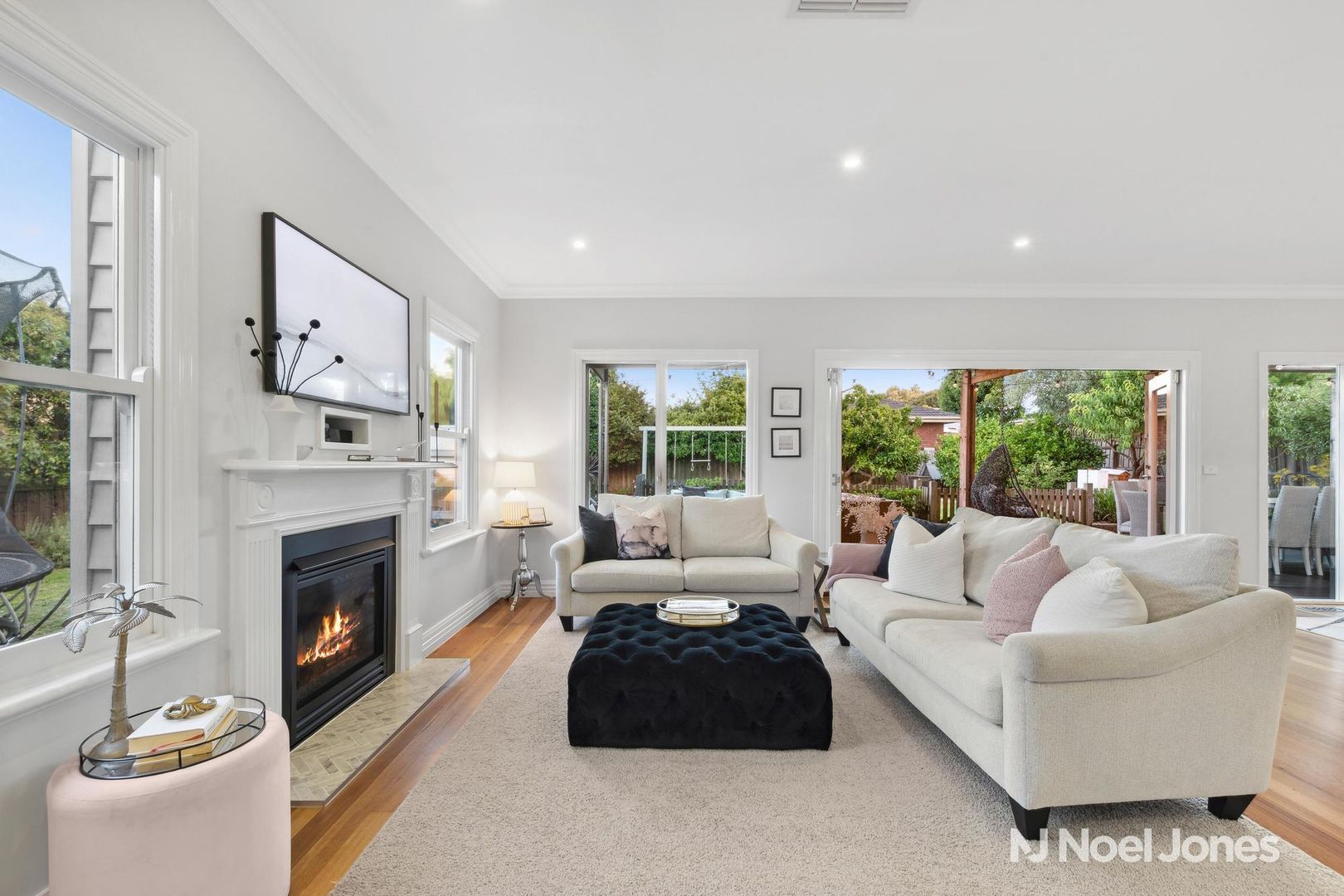 25 Pine Road, Bayswater VIC 3153, Image 2