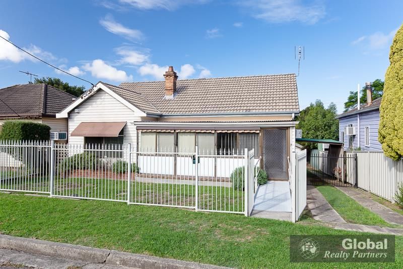 7 Cowie Street, Mayfield NSW 2304