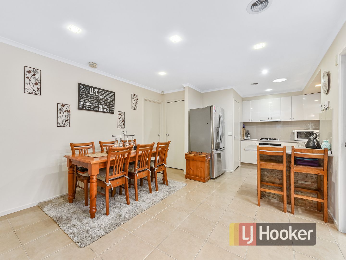 21 Forsyth Court, Cranbourne North VIC 3977, Image 2