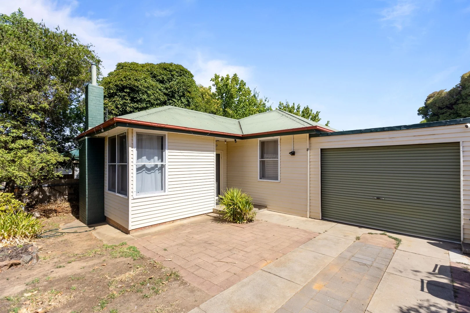 8 James Street, Kooringal NSW 2650