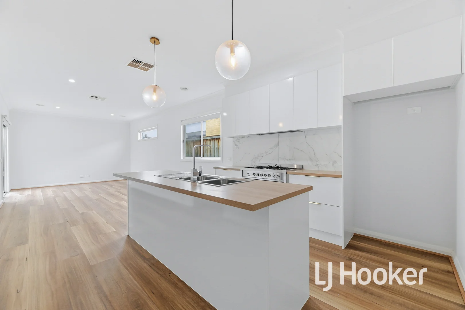 Additional image 2 of 10 Diplomat Crescent, Cranbourne South VIC 3977