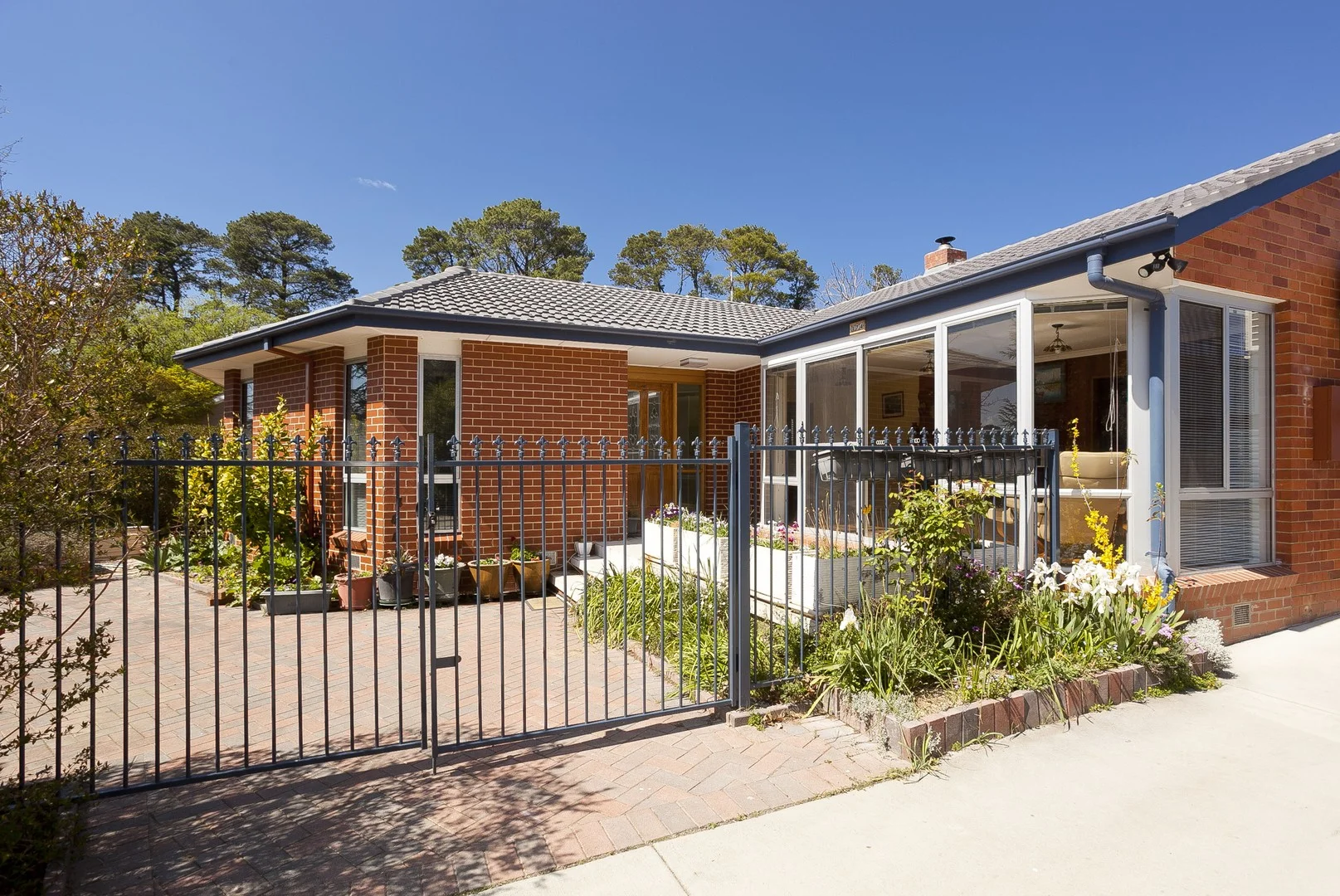 174 Captain Cook Crescent, Narrabundah ACT 2604