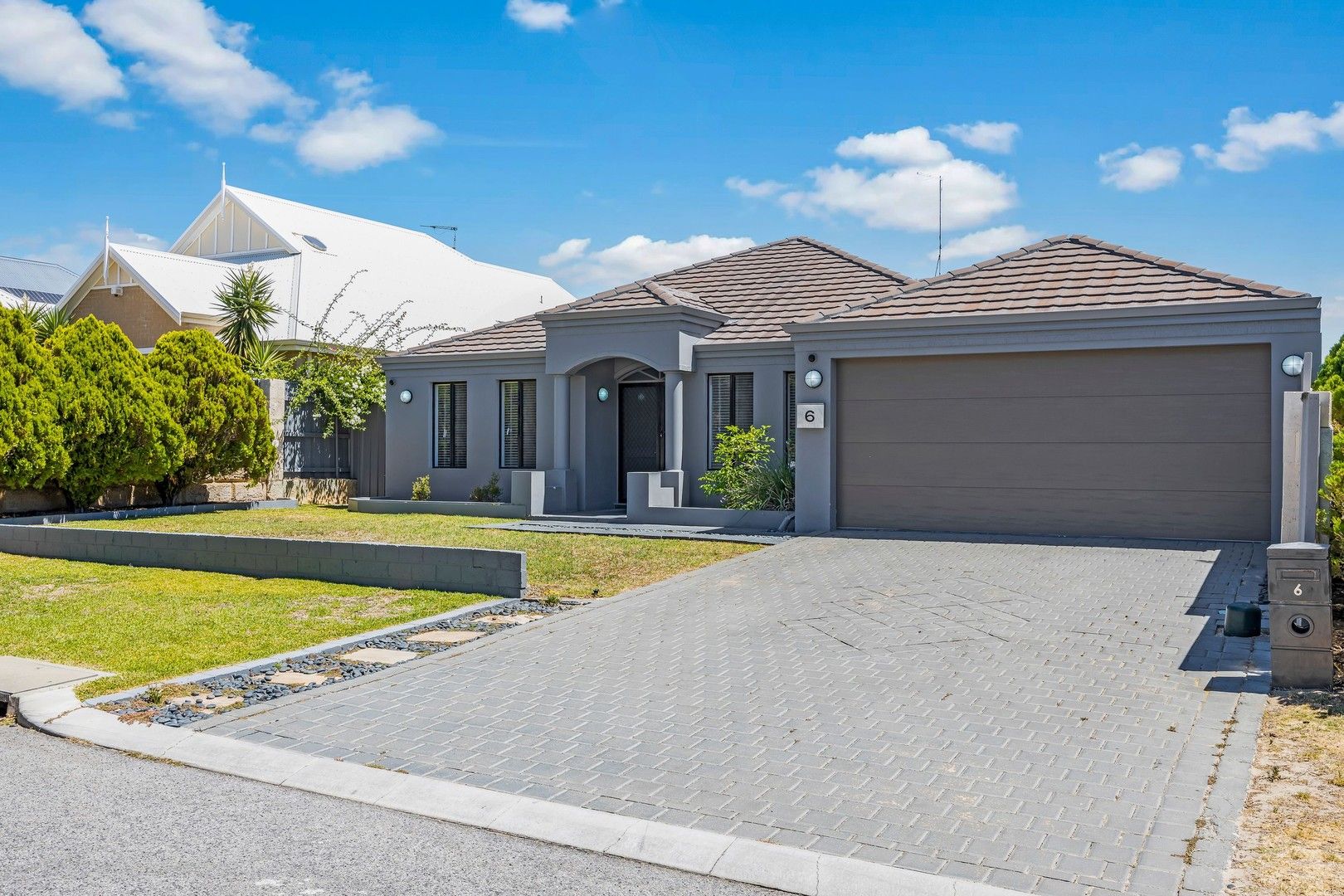 4 bedrooms House in 6 Bayfield Crescent MINDARIE WA, 6030