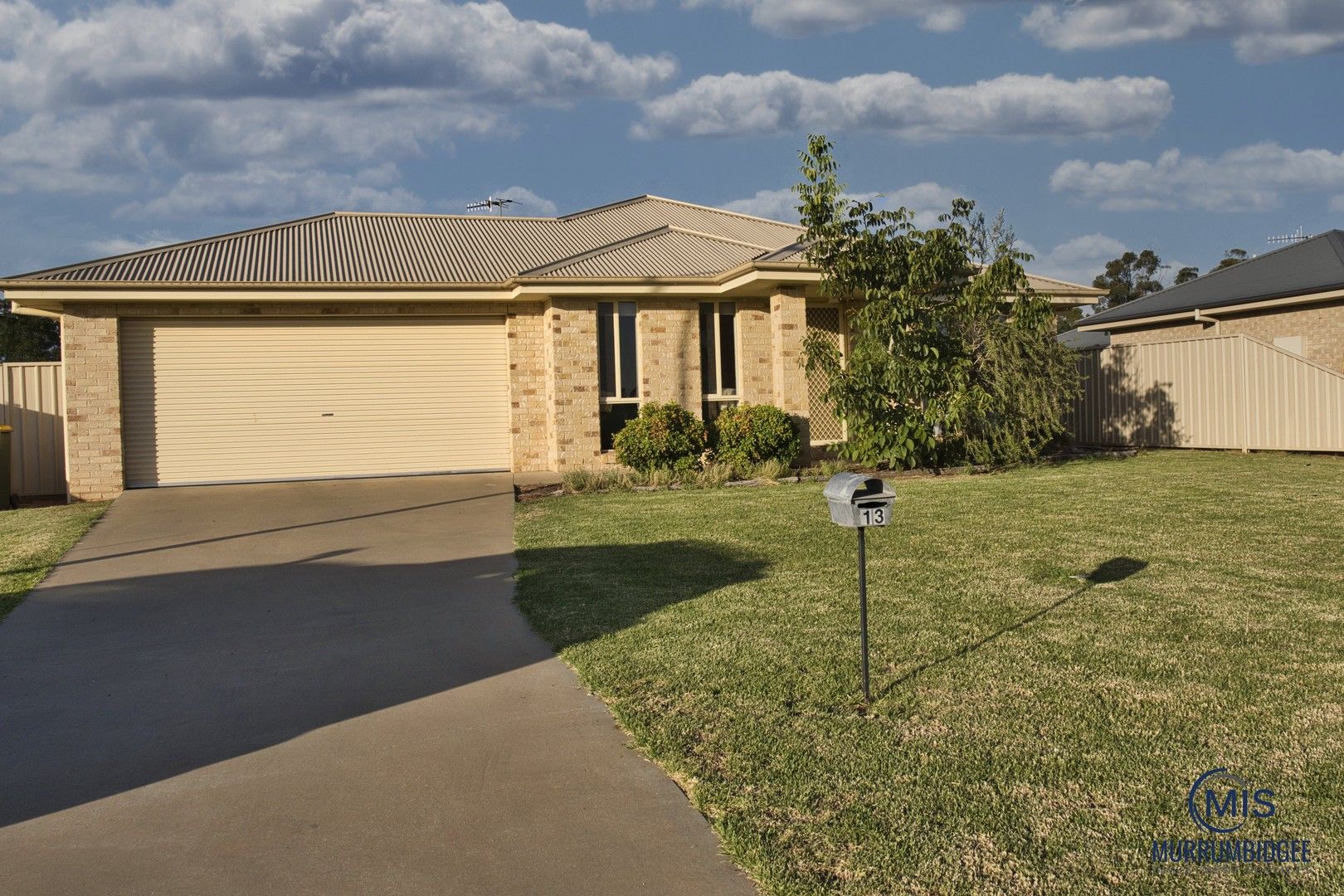 13 Golf Club Drive, Leeton NSW 2705, Image 0