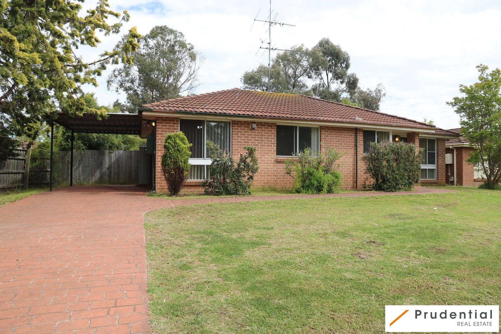 33 Oswald Crescent, Rosemeadow NSW 2560, Image 0