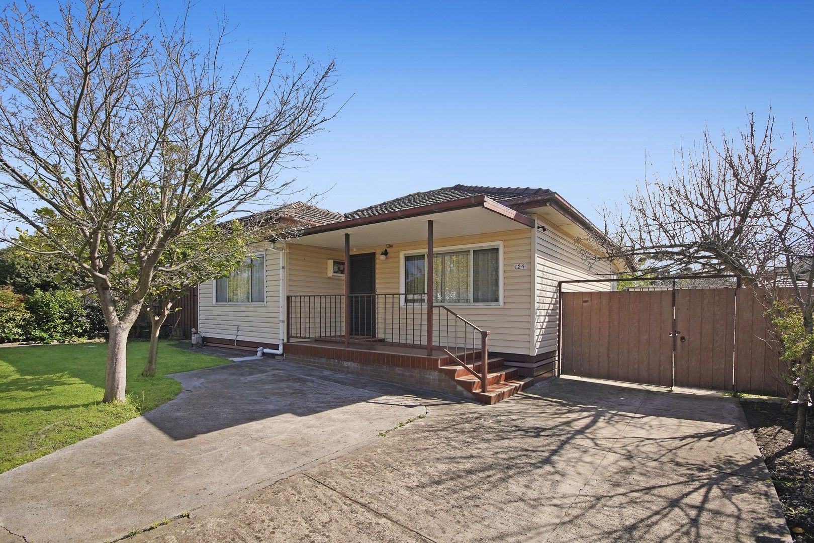 2 bedrooms House in 124 Boundary Road PASCOE VALE VIC, 3044