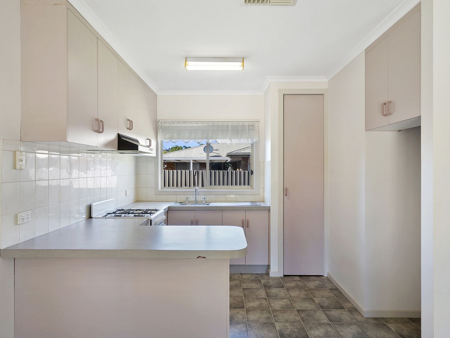 2/3 Diplomat Court, Benalla VIC 3672, Image 2