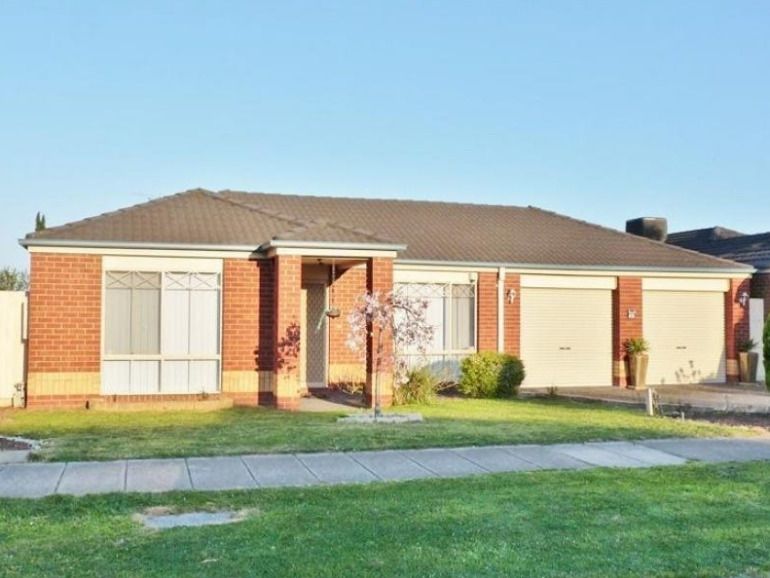 4 bedrooms House in 23 Franklin Parade LYNBROOK VIC, 3975