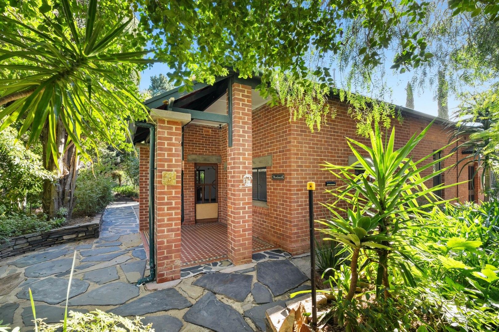 4 bedrooms House in 5 Springwood Close EDEN HILLS SA, 5050