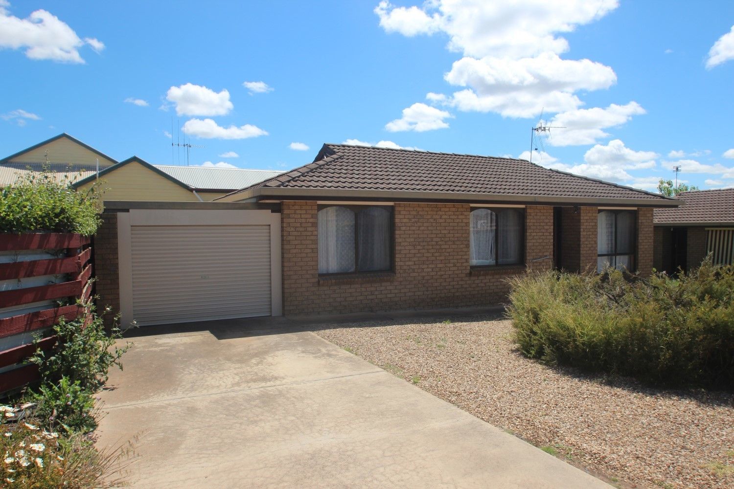 2 bedrooms Apartment / Unit / Flat in 2/10 Pekin Road MARYBOROUGH VIC, 3465