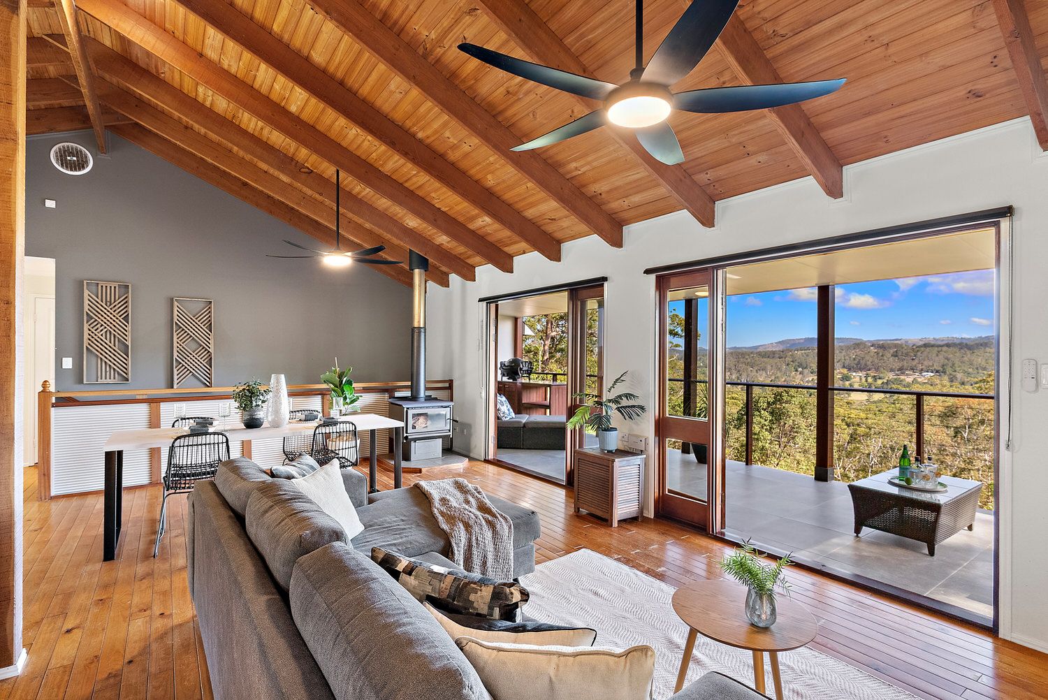 4 bedrooms House in 270 Hunchy Road HUNCHY QLD, 4555