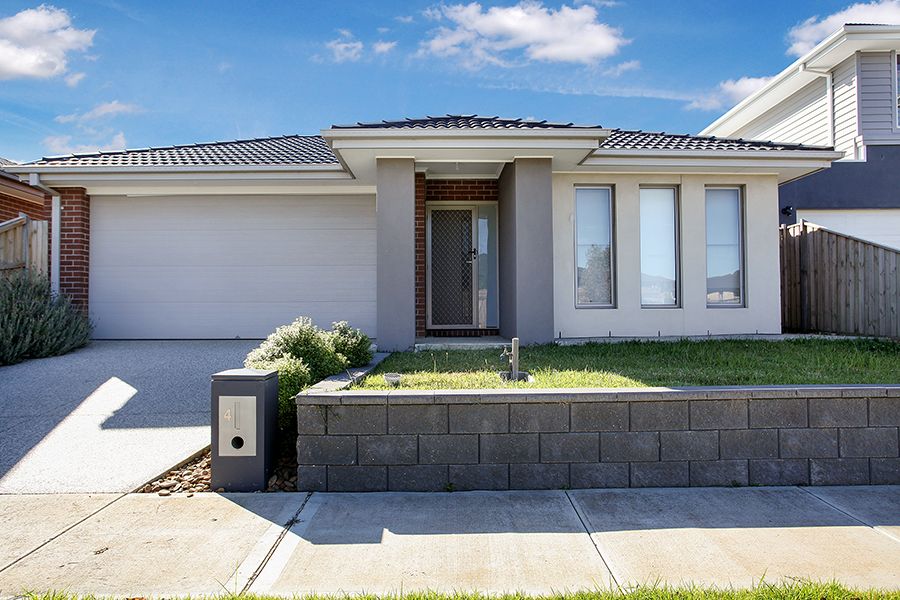3 bedrooms House in 4 Endurance Way POINT COOK VIC, 3030
